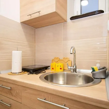 Cvetni Trg ゲストハウス 4*